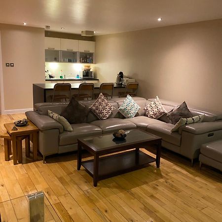 City Centre 2 Bedroom Apartment, Secure Parking. Glasgow Esterno foto