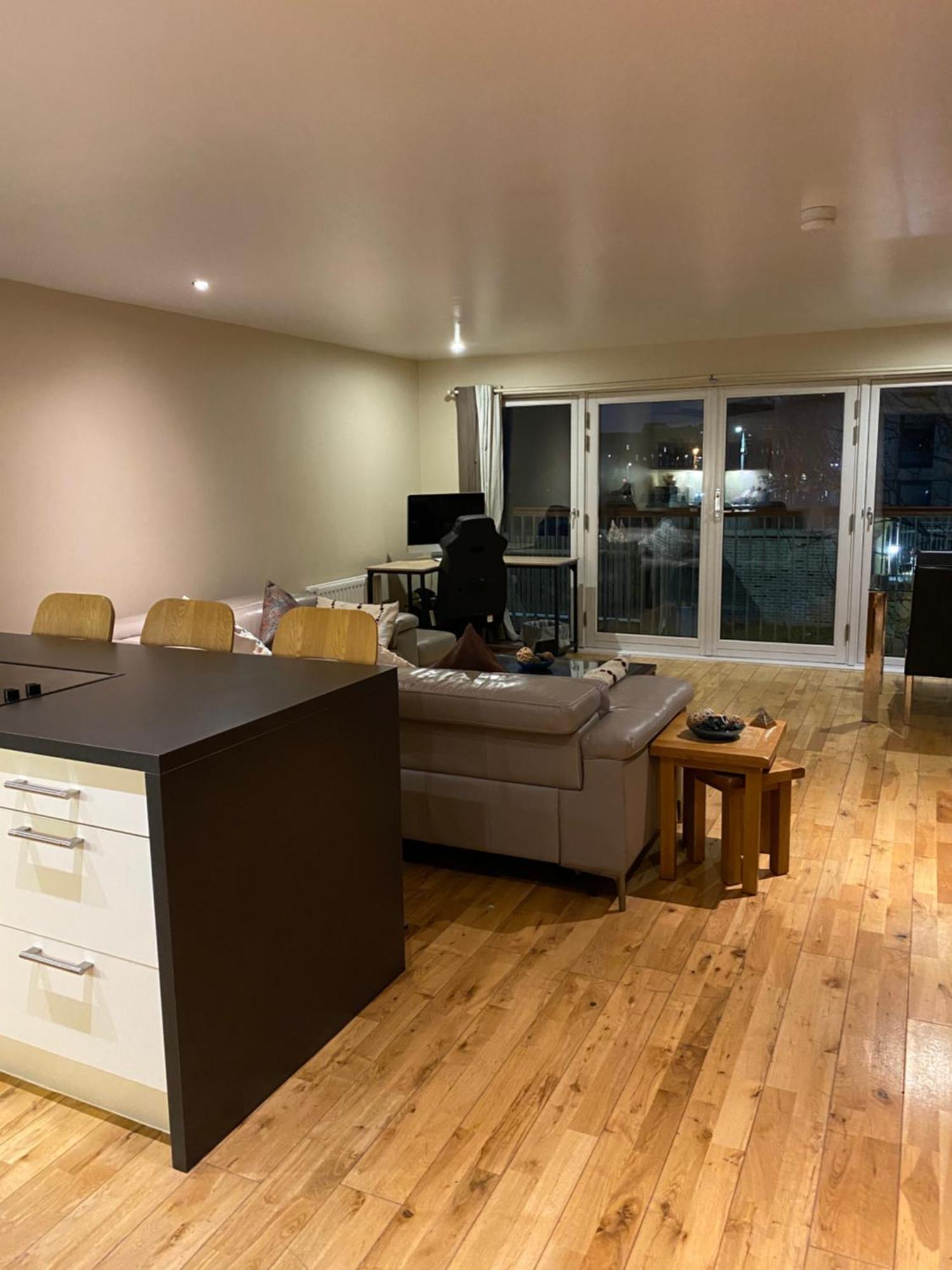 City Centre 2 Bedroom Apartment, Secure Parking. Glasgow Esterno foto